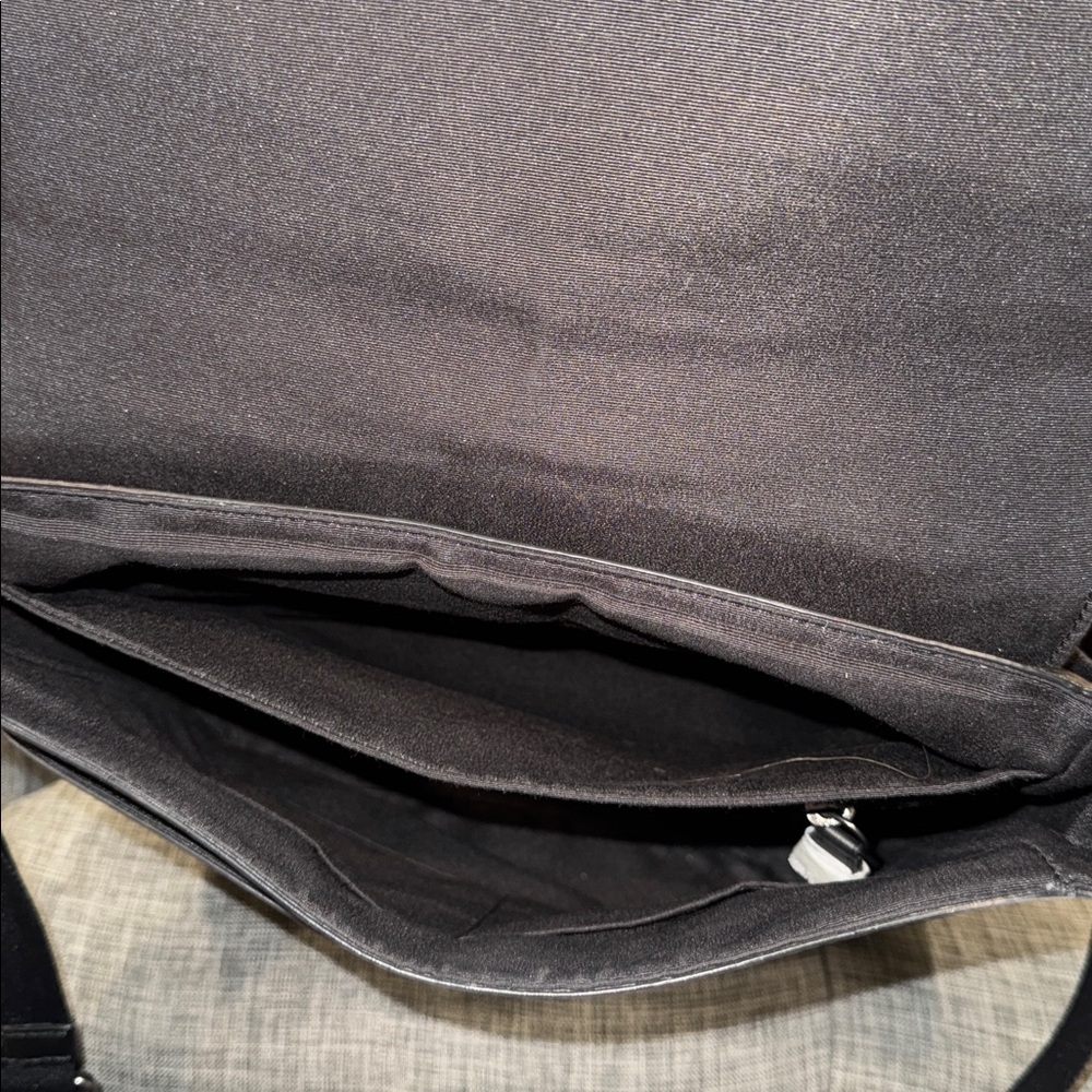 Coach Bag Signature Messenger Flap Crossbody - Picture 11 of 17